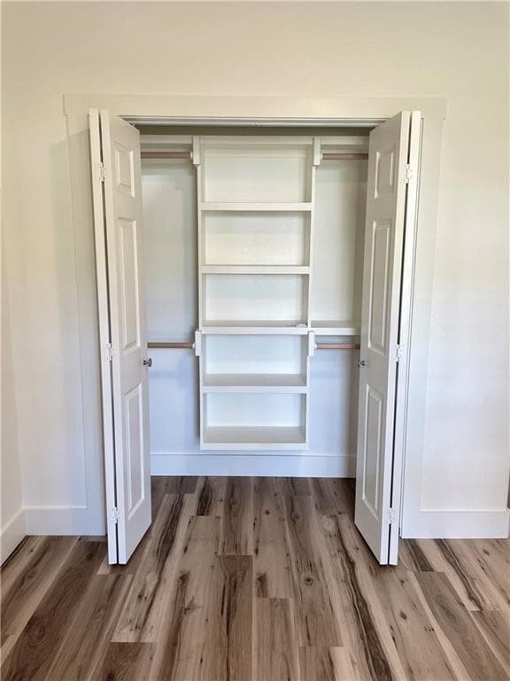 Building Photo - 104 Cowal Dr S