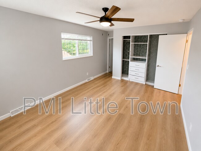 Building Photo - 7482 W Roxbury Pl