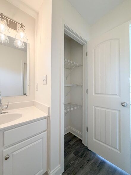 Building Photo - 1240 Orchard Dr