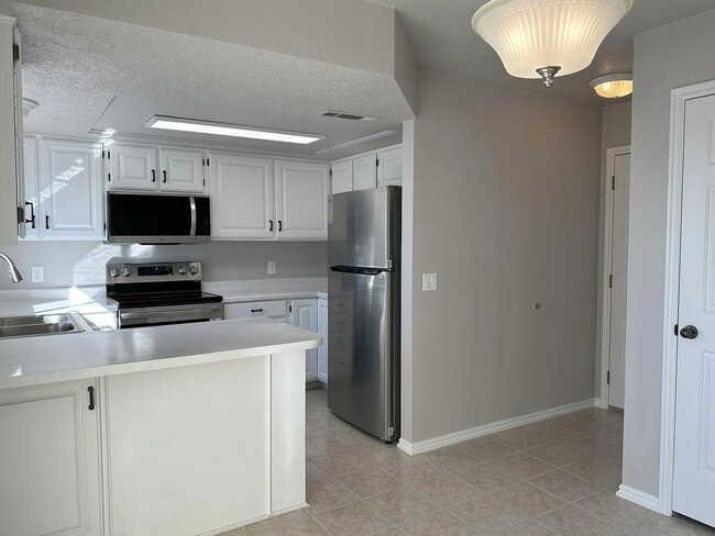 Building Photo - Single-Level 3 Bedroom Townhome in St. George