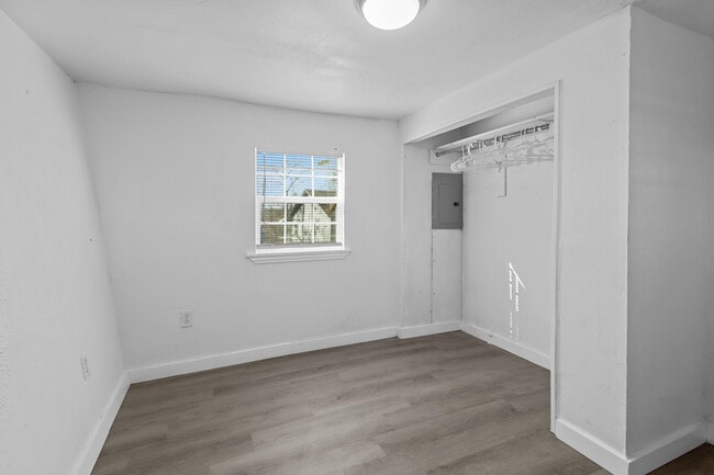 Building Photo - Newly Rehabbed Mobile Home For Rent