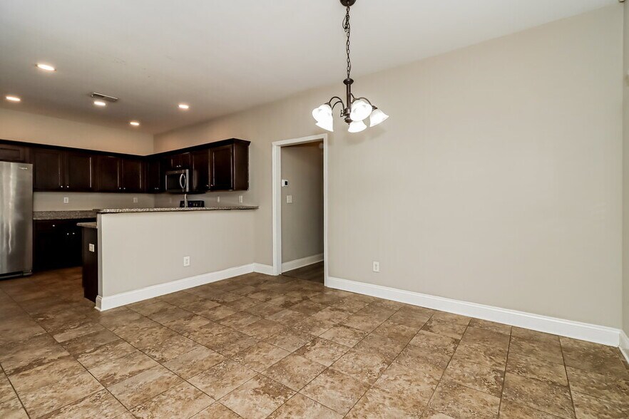 Building Photo - 49 Celtic Ct