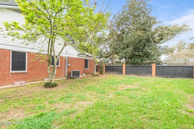 Building Photo - 418 Marguerite Blvd