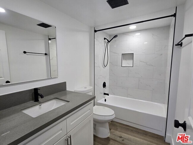 Building Photo - 1811 Malcolm Ave