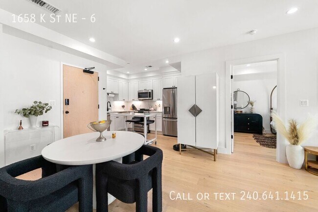 Building Photo - 1658 K St NE