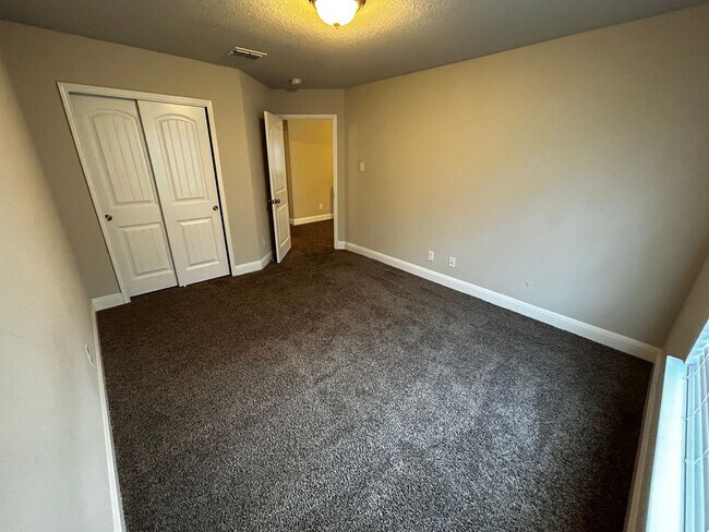 Building Photo - 5820Couble Falls