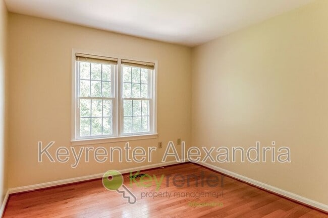 Building Photo - 8239 Dr Craik Ct