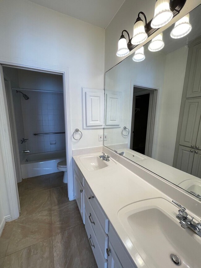 Building Photo - GORGEOUS VIEWS OF LAKE TRAVIS AT HUDSON BEND