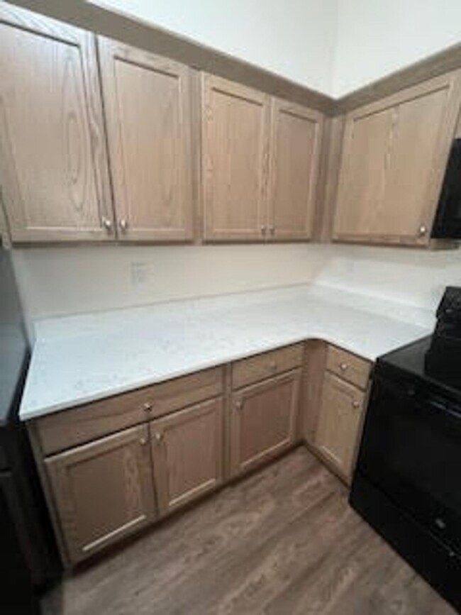 Building Photo - 486 S. Kaser