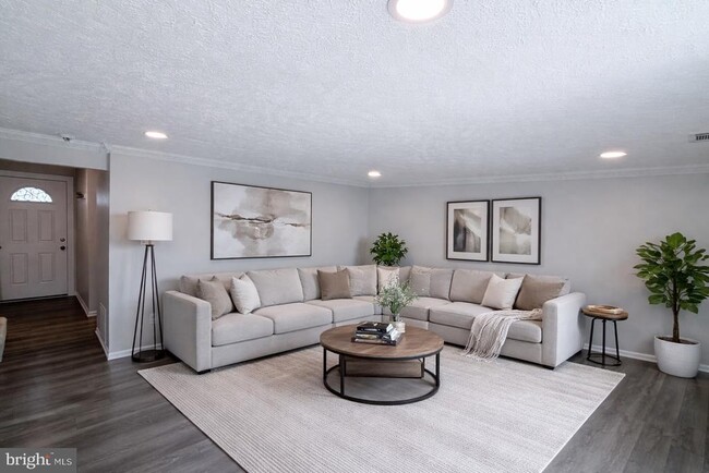 Building Photo - 4681 Whitely Ct