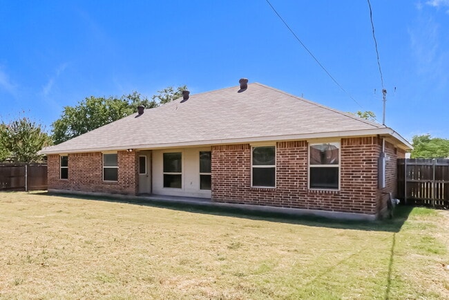Building Photo - 319 W Little Creek Rd