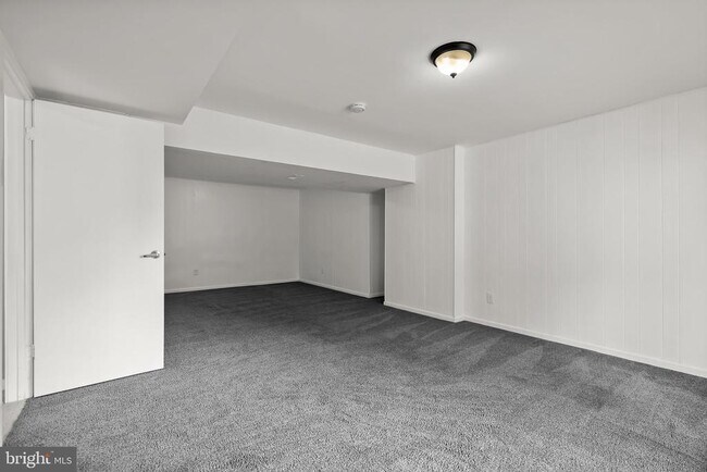 Building Photo - 5 Whitebridge Ct