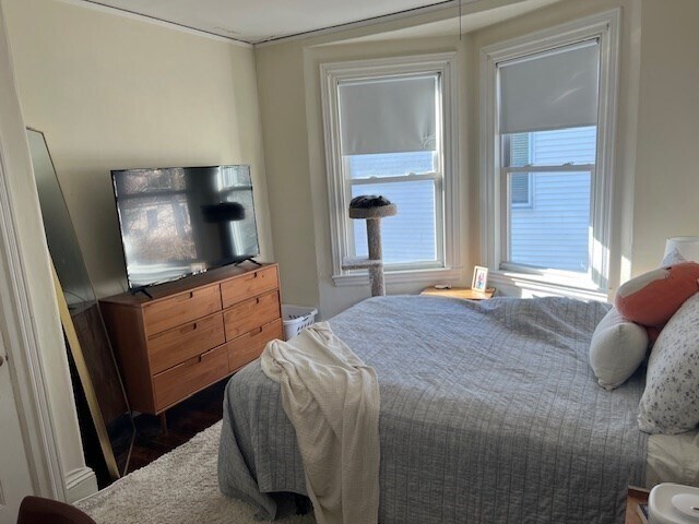 Building Photo - 36 Willow St