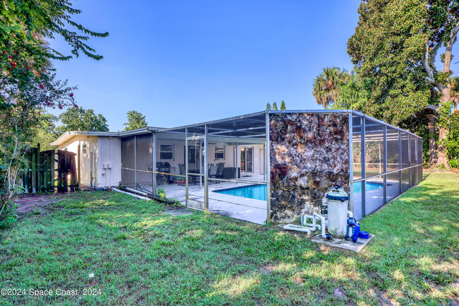 Building Photo - 1790 S Lilac Cir