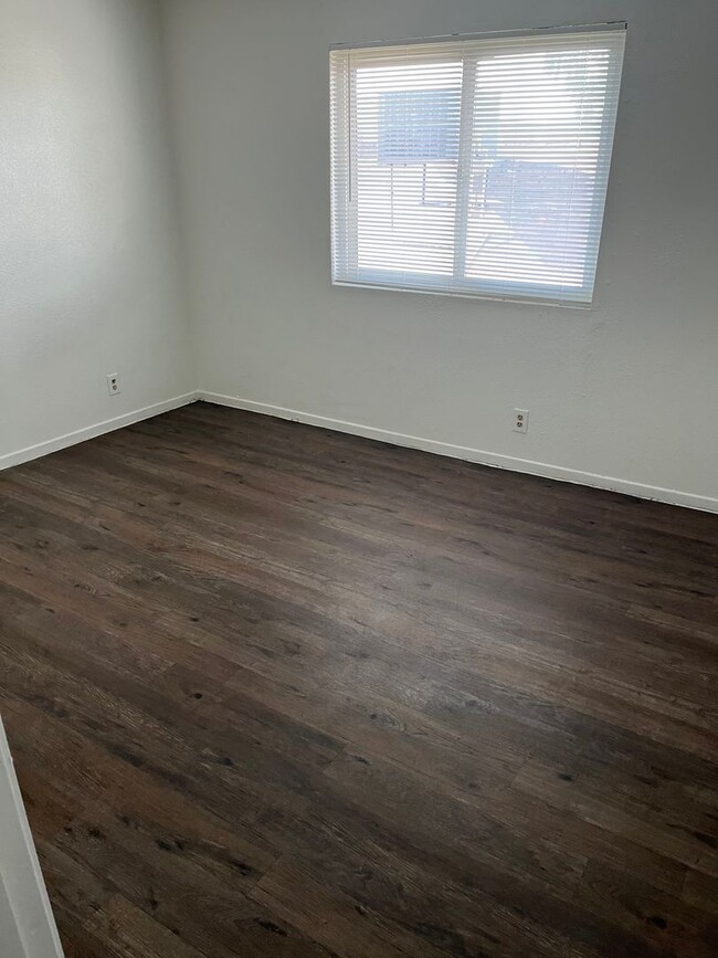 Building Photo - 1900 Goldfield St