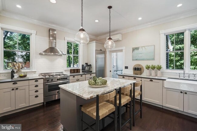 Building Photo - 12 Murray Pl