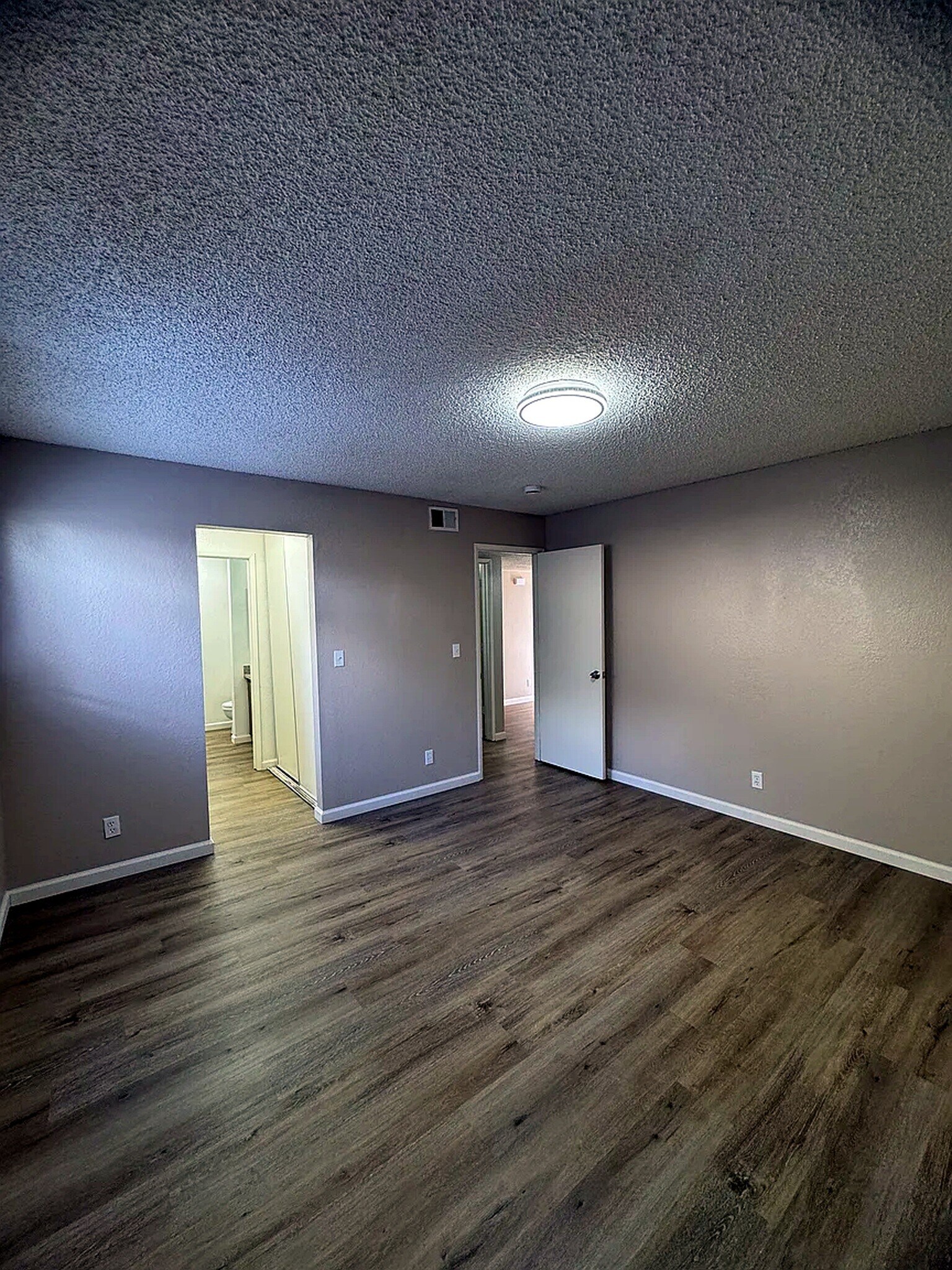 Building Photo - 118 Yorkshire Ct