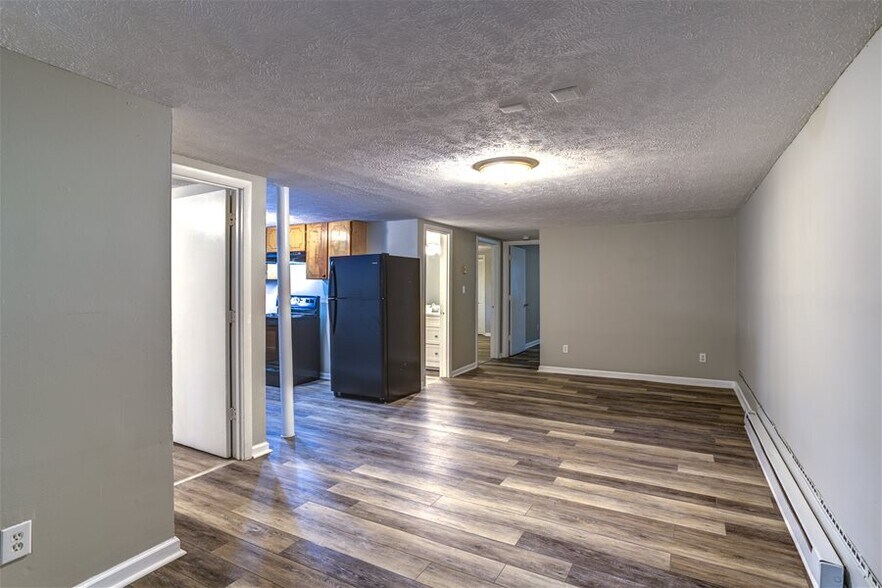 Building Photo - 151 Green Briar Ln