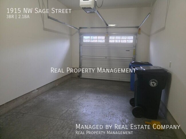 Building Photo - 1915 NW Sage St