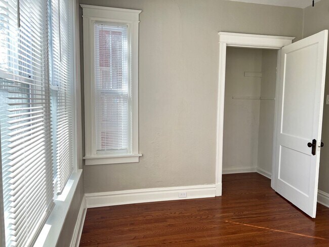 Building Photo - 3165 Roger Pl