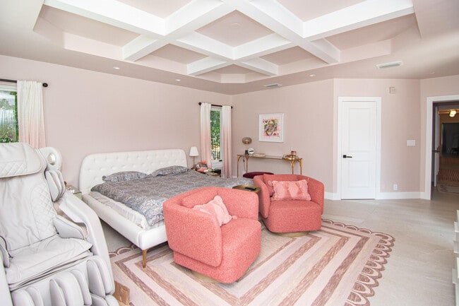 Building Photo - 8208 Twin Lake Dr