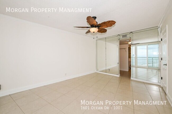 Building Photo - 1601 Ocean Dr S