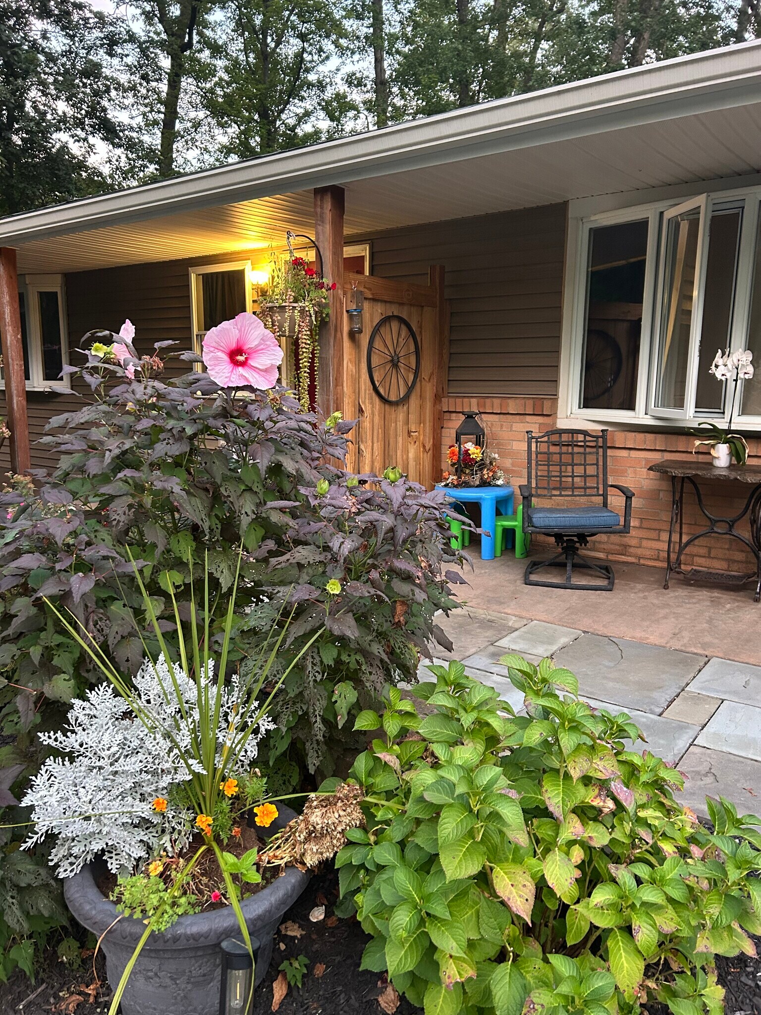 Building Photo - 2043 Quarry Rd