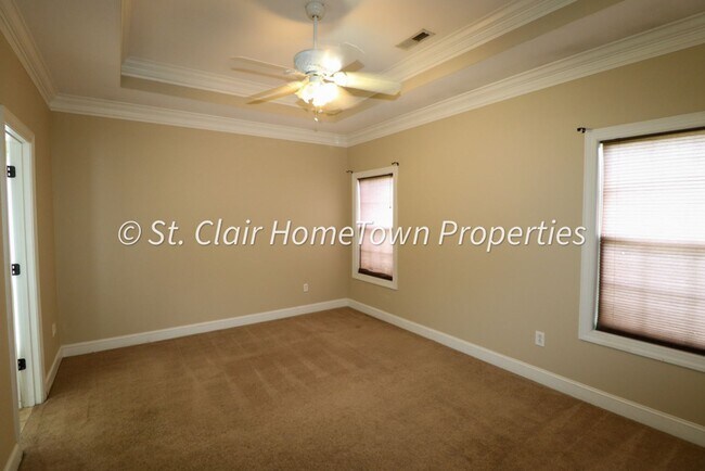 Building Photo - GREAT RENTAL IN FOX HOLLOW SUBDIVISION!