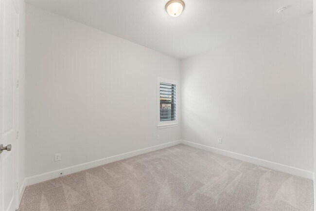Building Photo - 32336 Noble Crk Dr