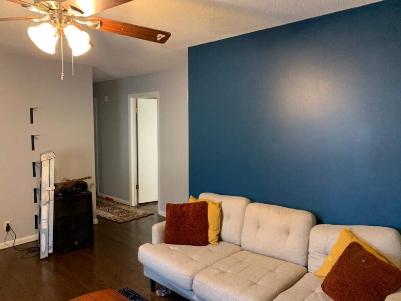 Building Photo - 7416 N. Central St.