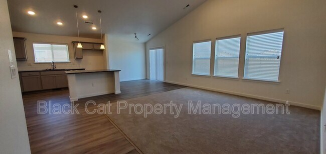 Building Photo - 10679 W New Berlin Dr