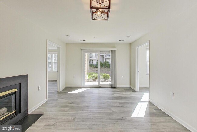 Building Photo - 15300 Diamond Cove Terrace