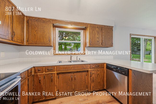 Building Photo - 807 Miller Ln