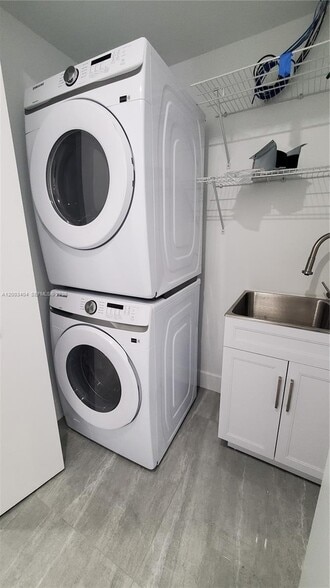 Building Photo - 40 SW 34th Ave