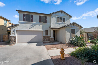 Building Photo - 209 E Roadrunner Dr