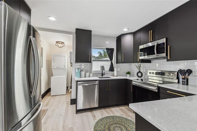 Building Photo - 1607 E 18th Ave