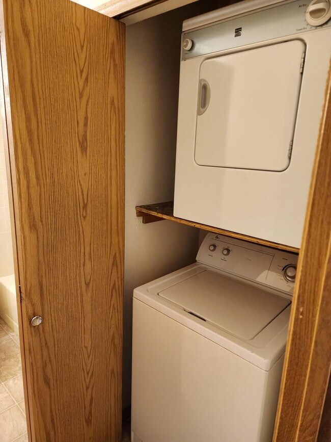 Building Photo - 3015 Illinois Ave