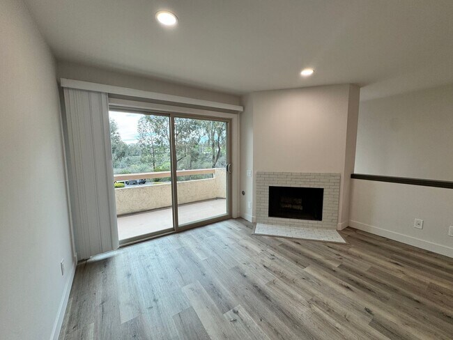 Building Photo - Welcome to this stunning Tierrasanta 1-bedroom, 1-bathroom