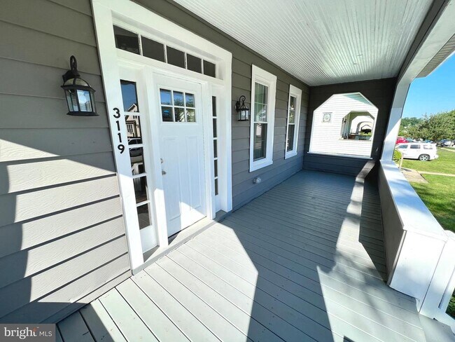 Building Photo - 3119 Harview Ave