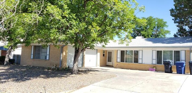 Primary Photo - 11613 Palm Springs Ave NE