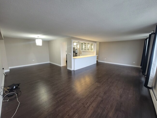 Building Photo - 8801 Golf Rd