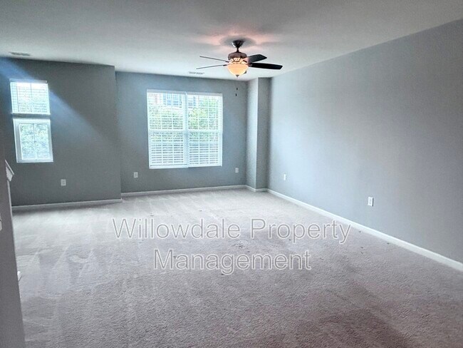 Building Photo - 6002 Kentworth Dr