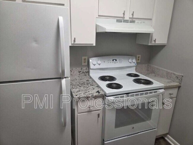 Building Photo - 2929 Selena Dr