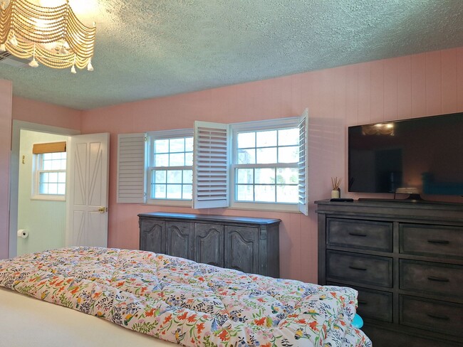 Building Photo - NEW SMYRNA BEACH MONTHLY RENTAL - POOL HOM...