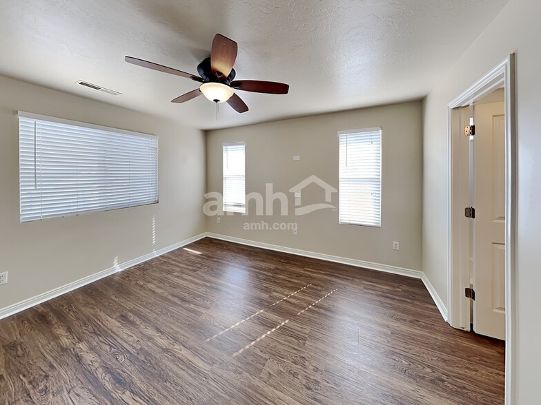 Building Photo - 456 Bountiful Way