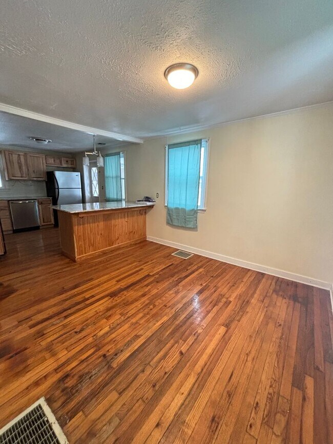 Building Photo - 110 Victory Dr