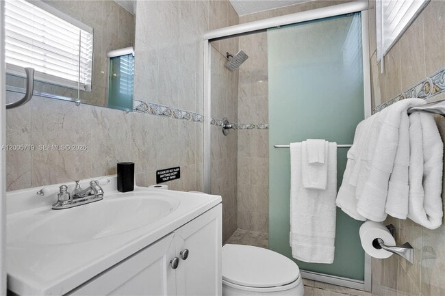 Building Photo - 6452 Custer St