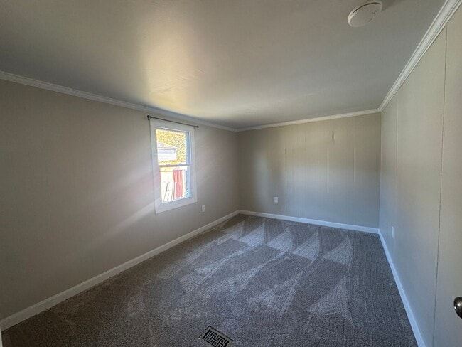 Building Photo - 3 bedroom in Sharon