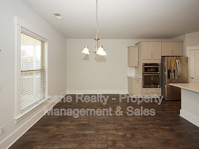 Building Photo - 2874 Stonestown Dr