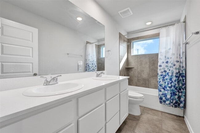 Building Photo - 7214 Clearwater Cv Dr